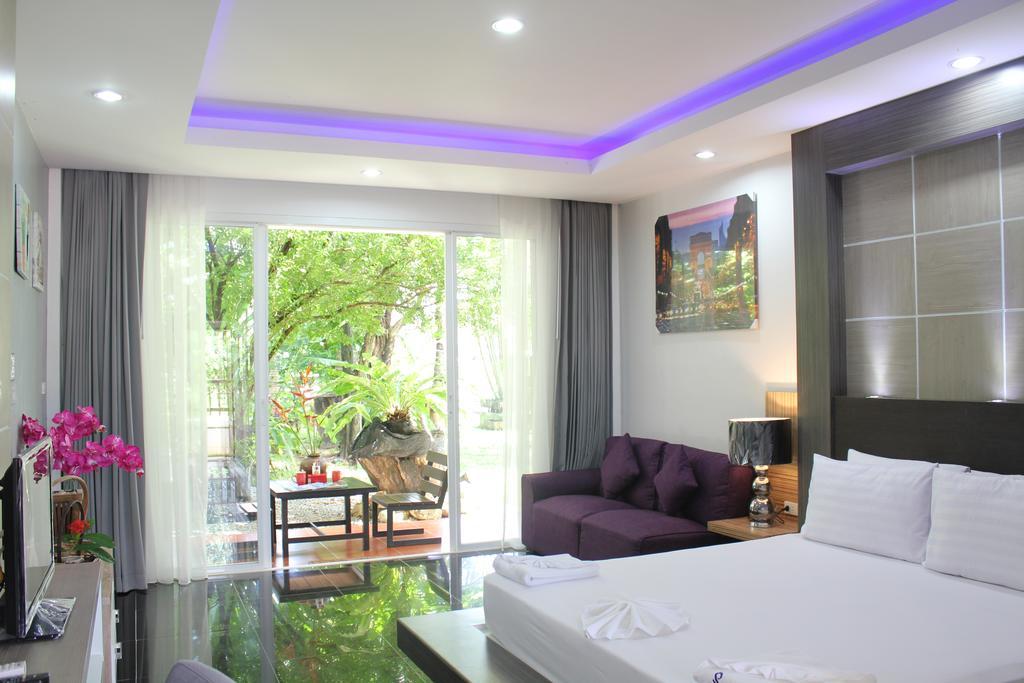 Hotel Eat N Sleep Phuket Zewnętrze zdjęcie